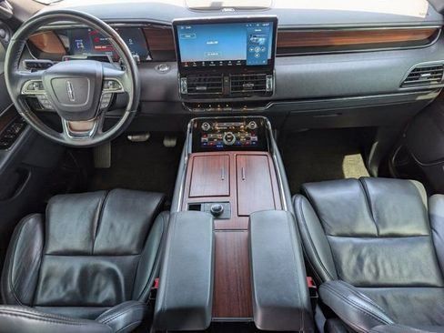 Used 2022 Lincoln Navigator Reserve RWD image 5