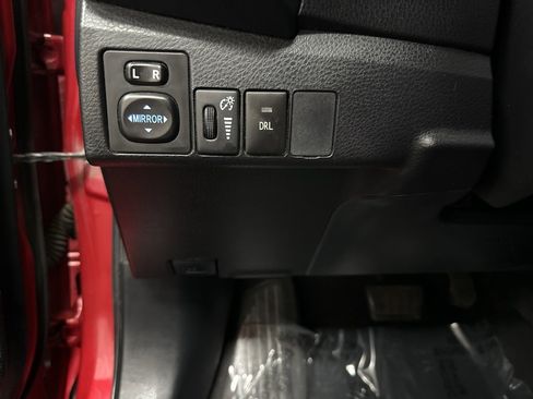 Used 2015 Toyota Corolla S image 32