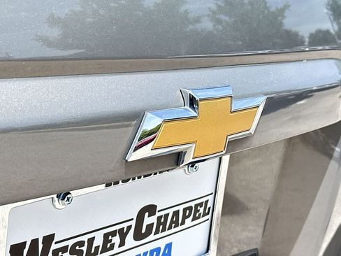 Used 2017 Chevrolet Suburban LT w/ Luxury Package AWD/4WD image 10