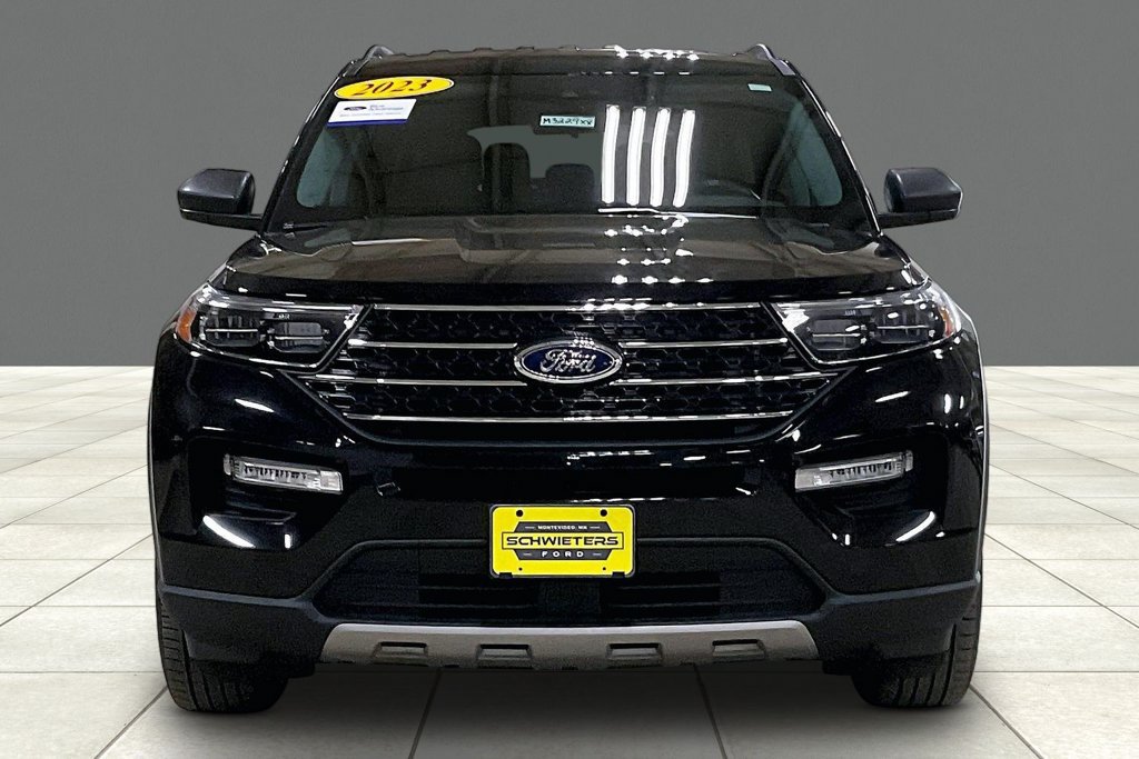 Certified 2023 Ford Explorer XLT w/ Equipment Group 202A AWD/4WD image 3