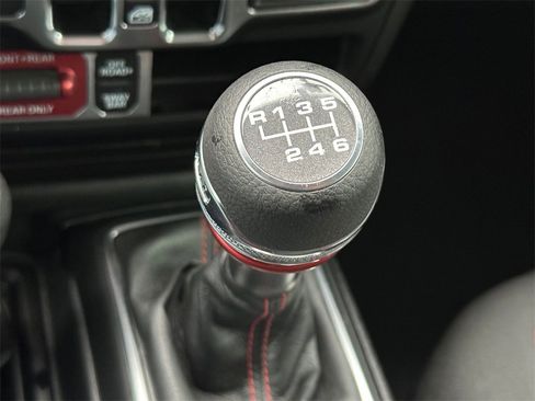 Used 2023 Jeep Gladiator Rubicon w/ Cold Weather Group image 31