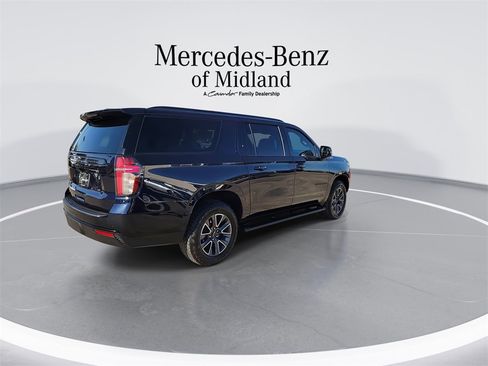 Used 2024 Chevrolet Suburban Z71 w/ Luxury Package image 8