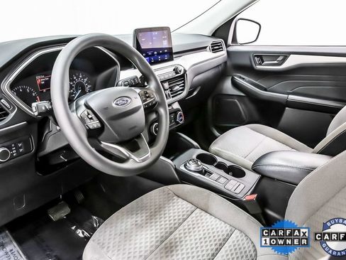 Used 2022 Ford Escape SE image 25