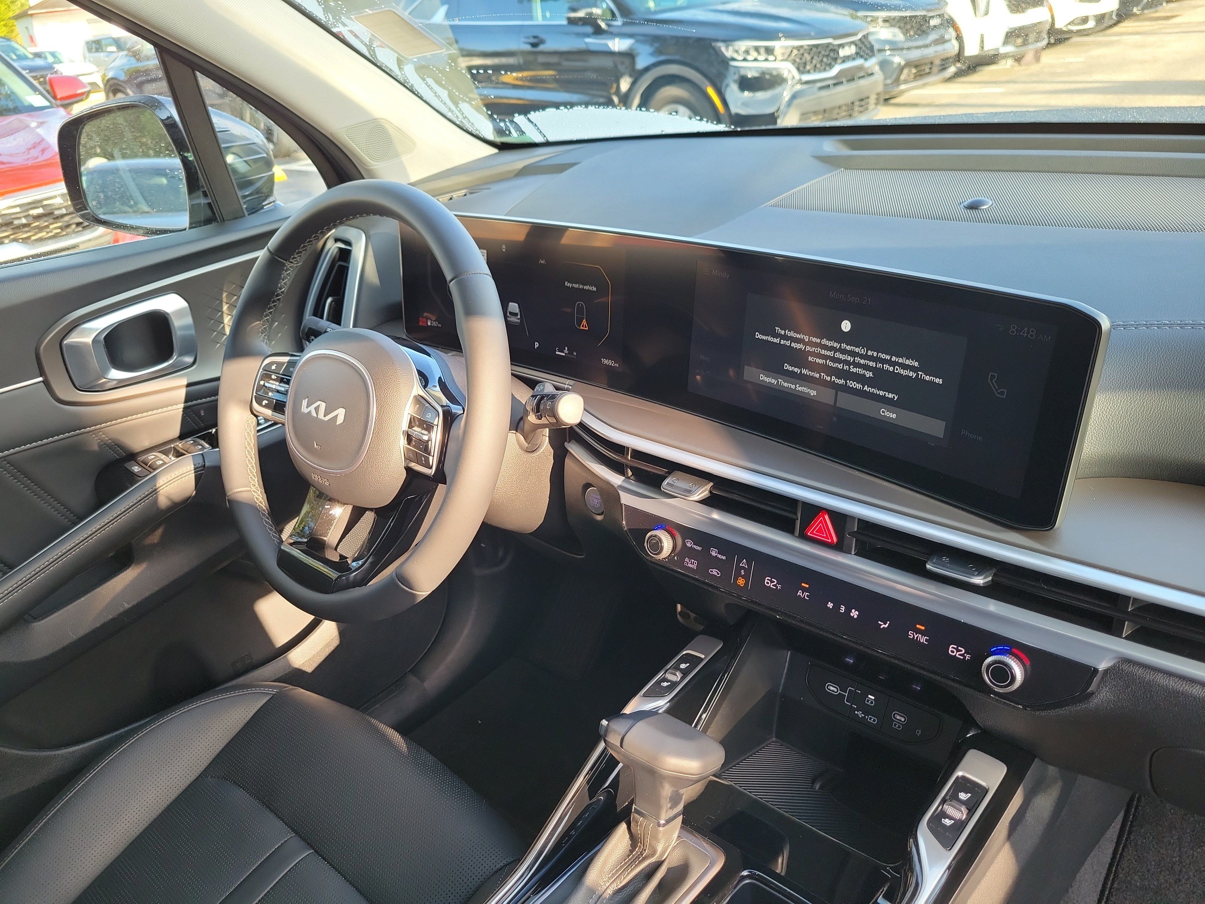 Certified 2025 Kia Sorento SX FWD image 6