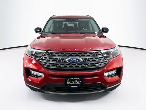 Used 2022 Ford Explorer XLT w/ Equipment Group 202A RWD image 2