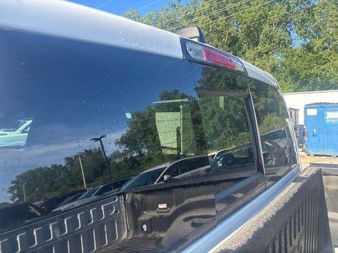 Used 2024 RAM 1500 Laramie AWD/4WD image 7