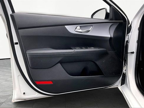 Used 2024 Kia Forte LXS w/ LXS Technology Package image 23