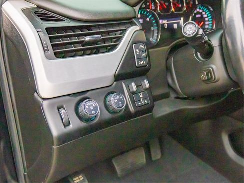 Used 2019 GMC Yukon SLT w/ HD Trailering Package image 28