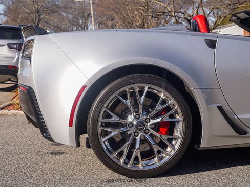 Used 2015 Chevrolet Corvette Z06 w/ 3LZ Preferred Equipment Group image 10