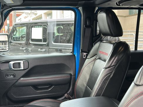 Certified 2022 Jeep Wrangler Unlimited Rubicon w/ Xtreme Recon 35" Tire Package image 27