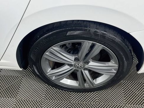 Used 2019 Volkswagen Jetta R-Line FWD image 31