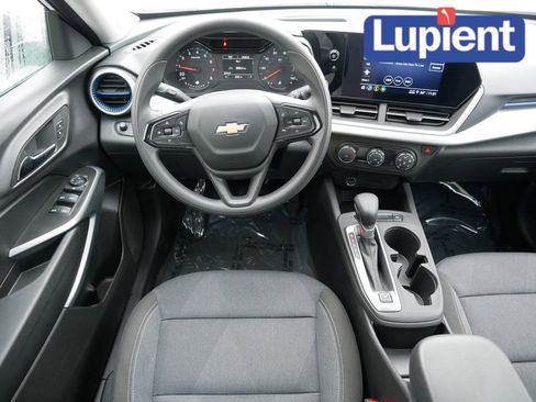 Used 2024 Chevrolet Trax LS image 16