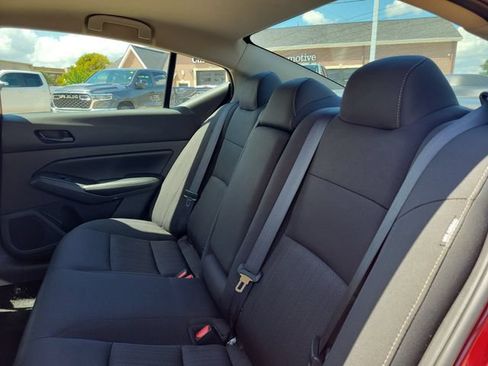 Used 2025 Nissan Altima 2.5 SV FWD image 8