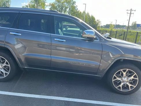 Used 2021 Jeep Grand Cherokee Overland AWD/4WD image 3