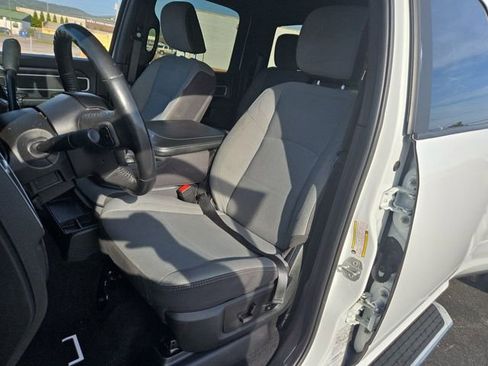 Used 2024 RAM 3500 Big Horn image 11