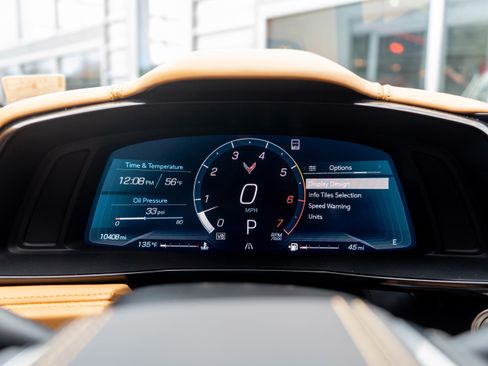 Used 2021 Chevrolet Corvette Stingray Premium Cpe w/ Z51 Performance Package image 16