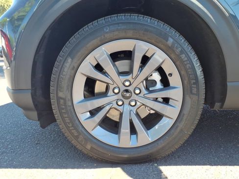 Certified 2023 Ford Explorer XLT w/ Equipment Group 202A RWD image 9