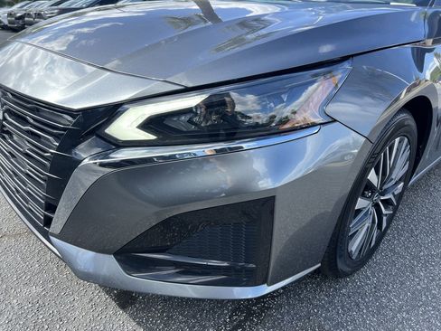 Used 2024 Nissan Altima 2.5 SV FWD image 6