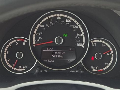 Used 2014 Volkswagen Beetle TDI FWD image 29