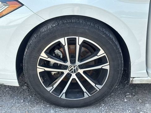 Used 2025 Volkswagen Jetta Sport FWD image 23