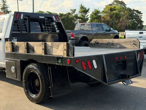 Used 2020 RAM 3500 Tradesman w/ Chrome Appearance Group AWD/4WD image 10