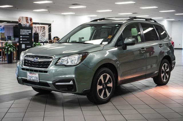 Used 2017 Subaru Forester 2.5i Premium w/ Popular Package #2A AWD/4WD image 3