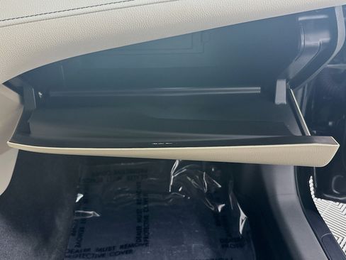 Used 2021 Toyota Camry LE FWD image 31