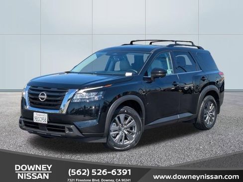 Certified 2022 Nissan Pathfinder SV image 1