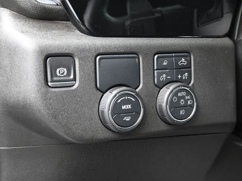 Used 2022 Chevrolet Silverado 1500 High Country image 16