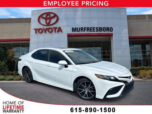 Used 2024 Toyota Camry SE w/ Cold Weather Package FWD image 1