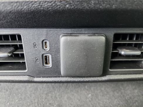 Used 2023 Chevrolet Silverado 1500 LT image 29