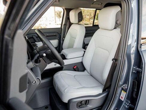 New 2026 Land Rover Defender 110 X-Dynamic SE image 13