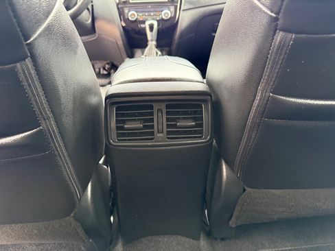 Used 2019 Nissan Rogue SL image 21