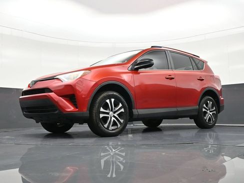 Used 2017 Toyota RAV4 LE image 26