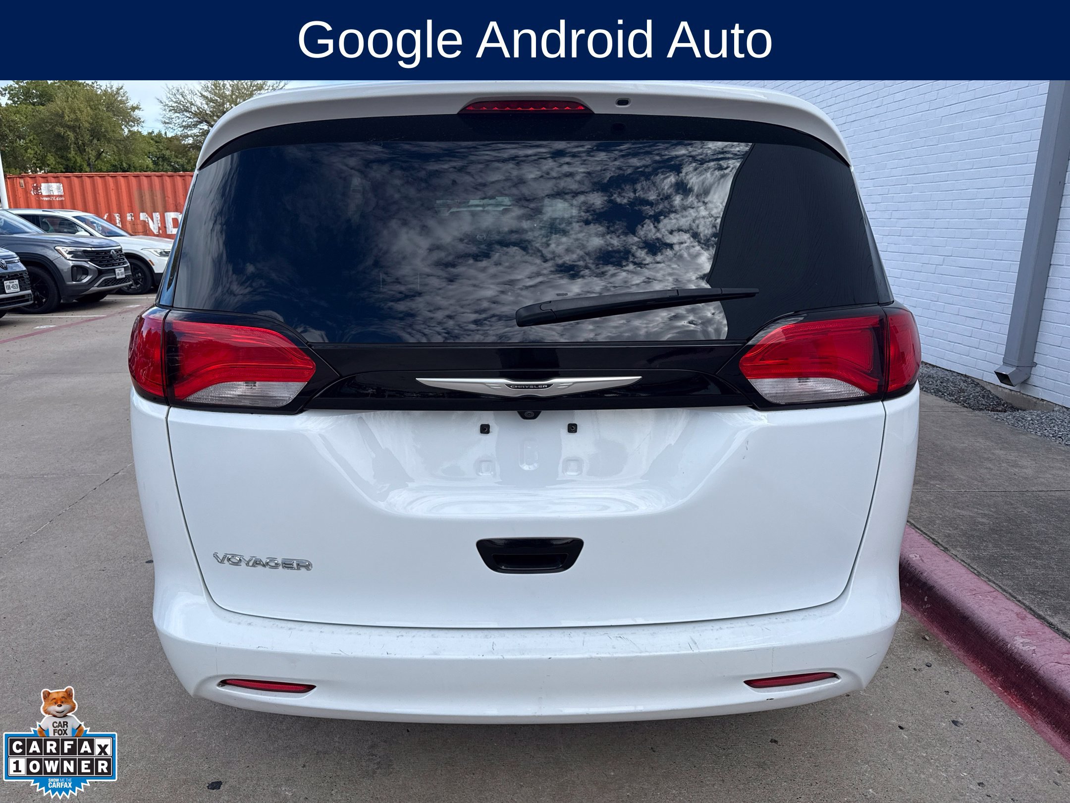 Used 2023 Chrysler Voyager LX FWD image 4