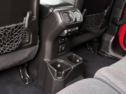 Used 2024 Jeep Wrangler Unlimited Rubicon AWD/4WD image 34