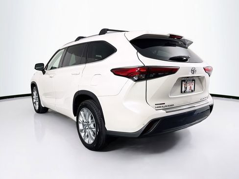Used 2021 Toyota Highlander Limited image 7