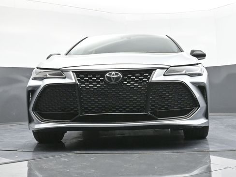 Used 2022 Toyota Avalon Touring image 29