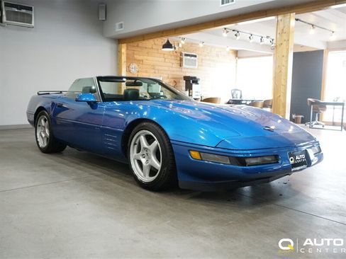 Used 1991 Chevrolet Corvette Convertible RWD image 3