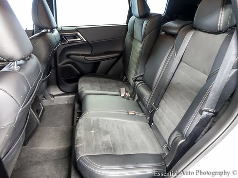 Used 2024 Mitsubishi Outlander SE AWD/4WD image 12