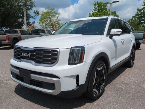 Used 2025 Kia Telluride S AWD/4WD image 2