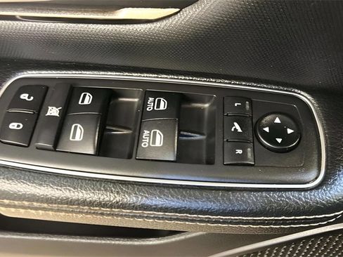 Used 2019 RAM 1500 Sport w/ Black Appearance Package image 19