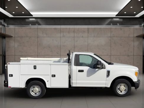 Used 2017 Ford F250 XL w/ Power Equipment Group image 2