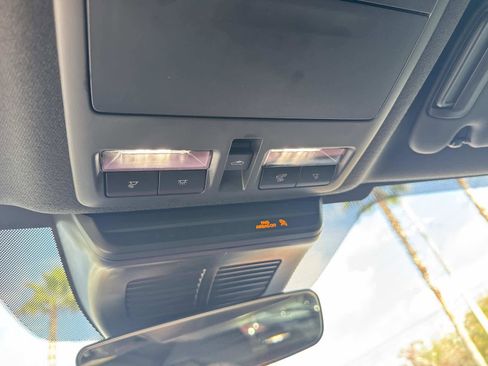 Used 2025 MAZDA MAZDA3 2.5 S Hatchback w/ Premium Pkg image 35