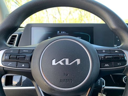 Used 2025 Kia Sportage LX FWD image 27