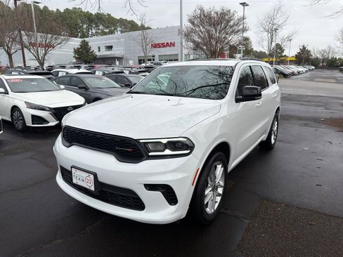 Used 2024 Dodge Durango GT image 3