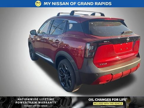 New 2026 Nissan Kicks SR AWD/4WD image 3