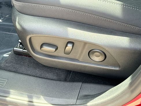 Used 2026 Chevrolet Equinox LT w/ Convenience Package II FWD image 15