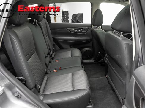 Used 2019 Nissan Rogue SV w/ Sun & Sound Touring Package AWD/4WD image 22