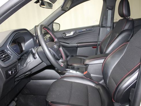 Used 2025 Ford Escape ST-Line FWD image 16